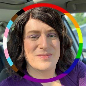 Meet your Posher, Cassandra